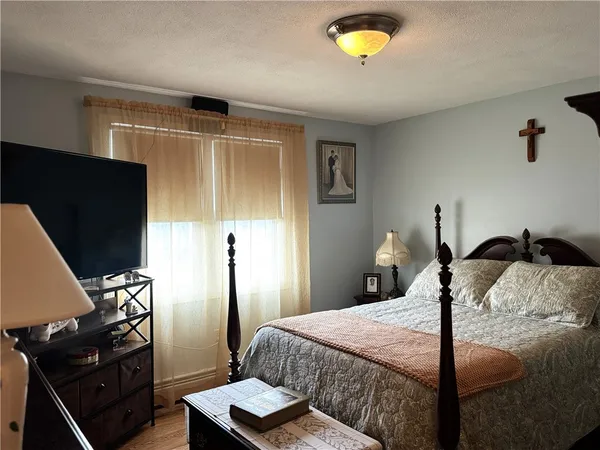 $569,900 | 53 Bicentennial Way, North Providence, RI 02911