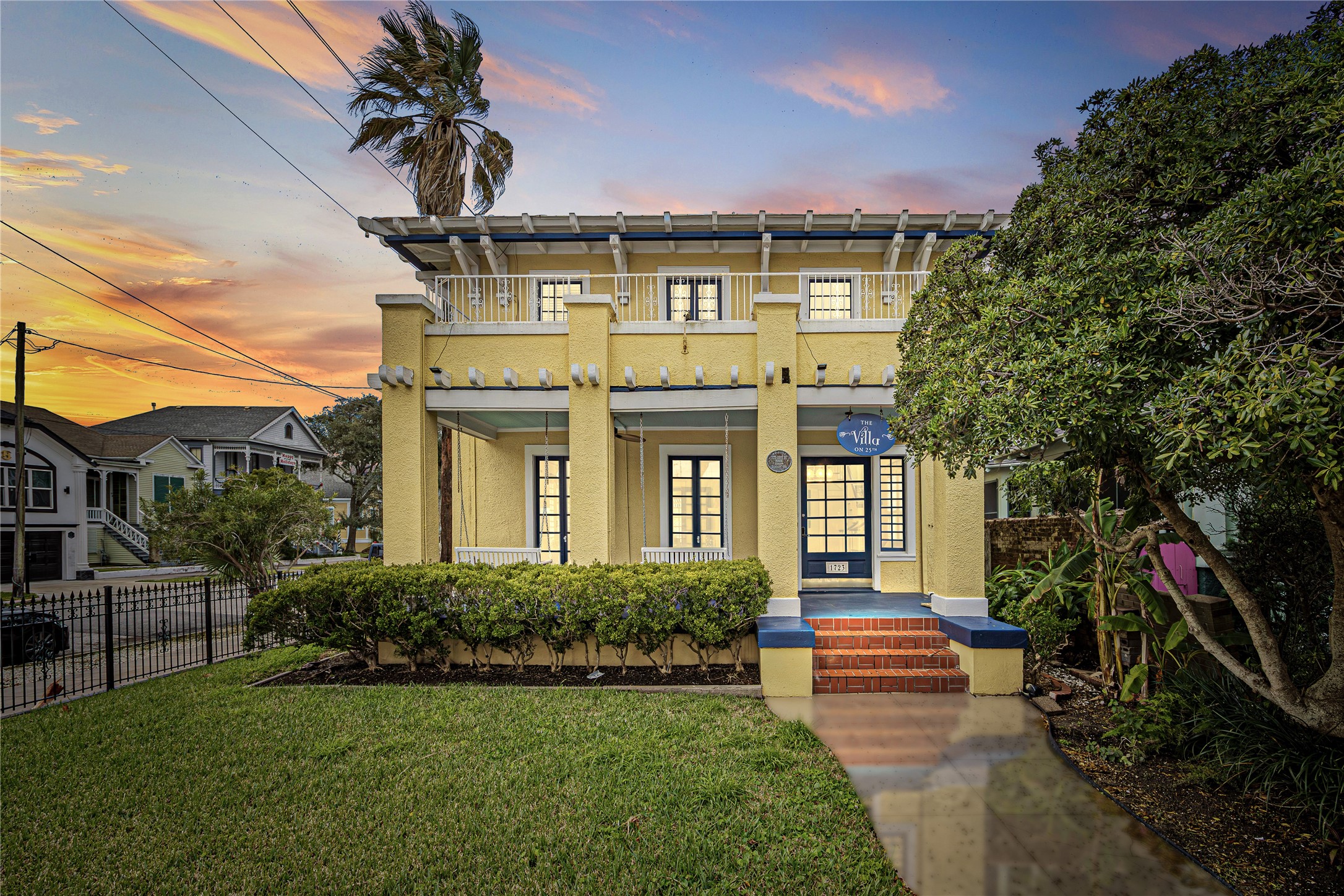 1723 Rosenberg Street Galveston, TX 77550 - Photo 1 of 38 Welcome to 1723 Rosenberg!