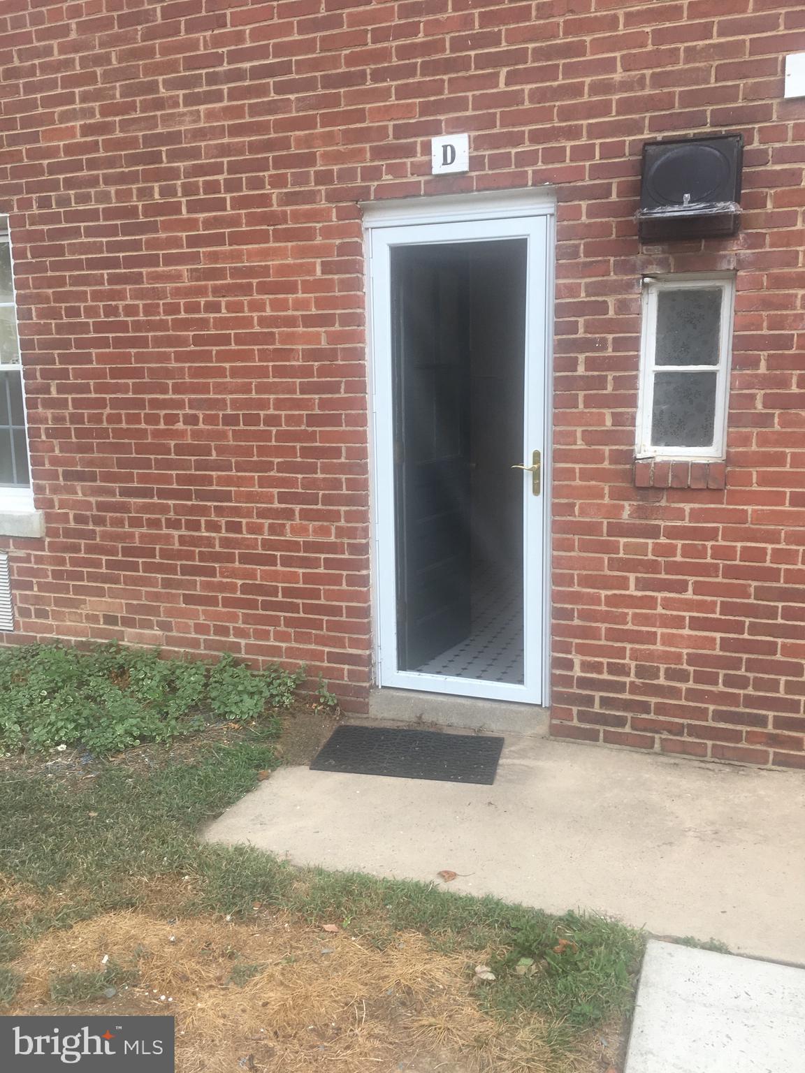 203 East Glebe Road, Unit D Alexandria, VA 22305 - Photo 12 of 12 a view of entrance