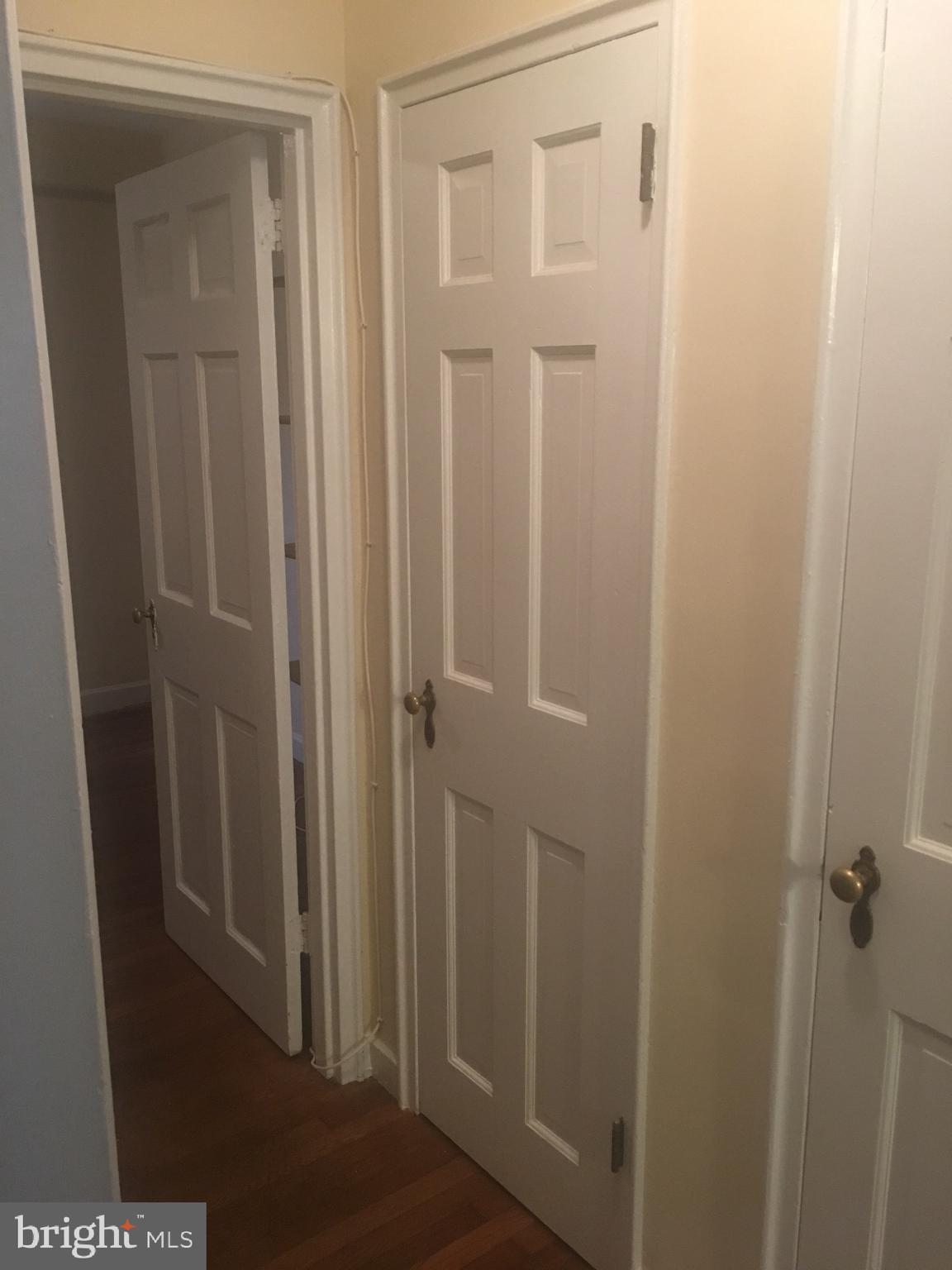 203 East Glebe Road, Unit D Alexandria, VA 22305 - Photo 6 of 12 a view of a bathroom