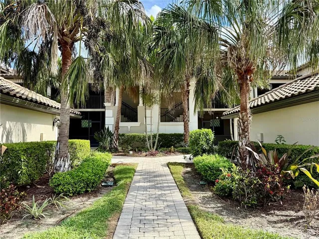 $389,000 | 5538 Palmer Circle, Unit 104, Bradenton, FL 34211