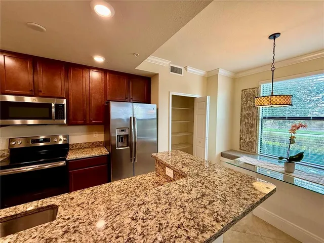 $389,000 | 5538 Palmer Circle, Unit 104, Bradenton, FL 34211
