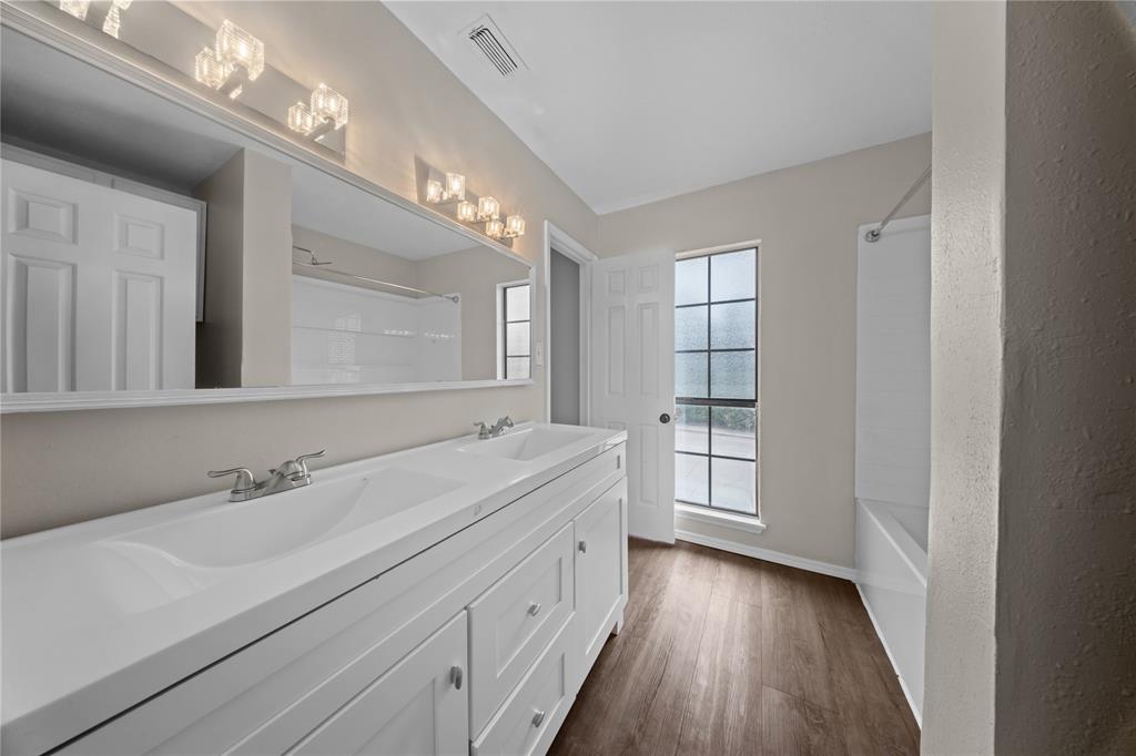 11136 McCree Road Dallas, TX 75238 - Photo 7 of 20 Gallery Image 7