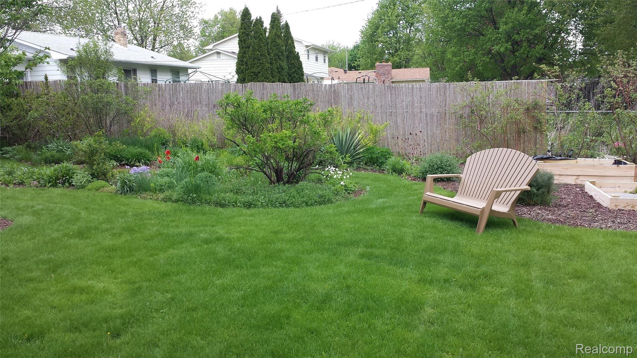 5409 South Genesee Road Grand Blanc, MI 48439 - Photo 25 of 27 25.jpg