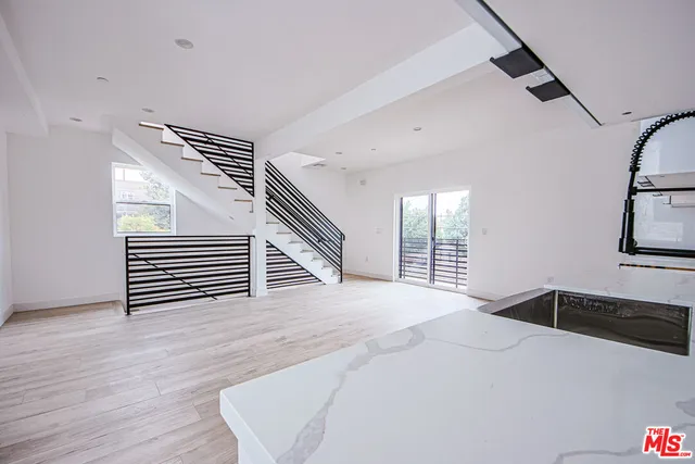 $3,895,000 | 6461 Woodley Avenue, Van Nuys, CA 91406