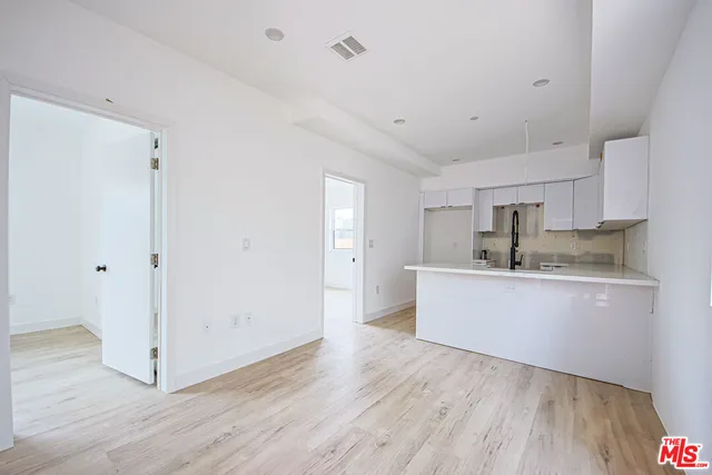 $3,895,000 | 6461 Woodley Avenue, Van Nuys, CA 91406