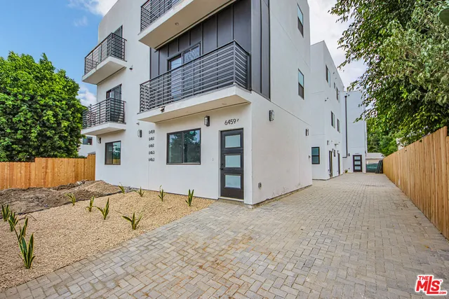 $3,895,000 | 6461 Woodley Avenue, Van Nuys, CA 91406