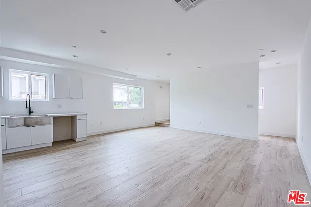 $3,895,000 | 6461 Woodley Avenue, Van Nuys, CA 91406