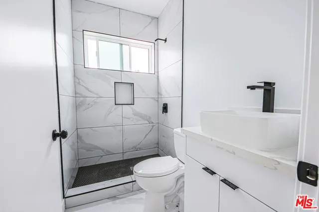 $3,895,000 | 6461 Woodley Avenue, Van Nuys, CA 91406