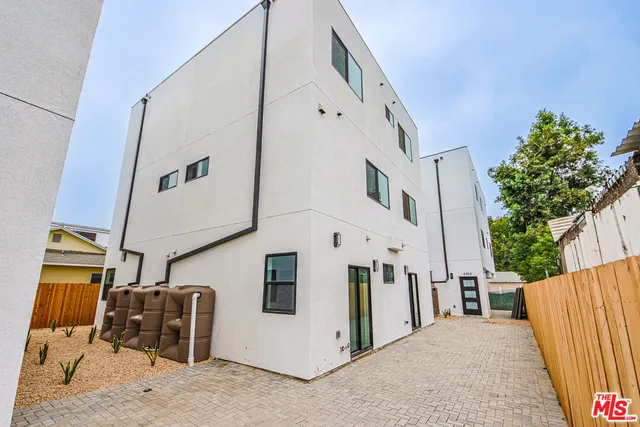 $3,895,000 | 6461 Woodley Avenue, Van Nuys, CA 91406