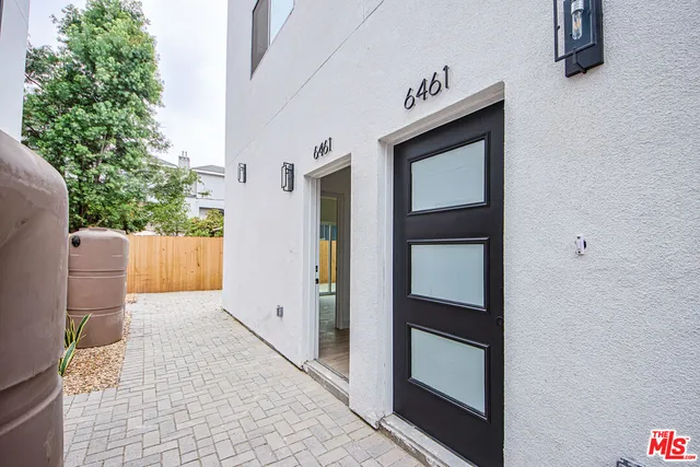 $3,895,000 | 6461 Woodley Avenue, Van Nuys, CA 91406