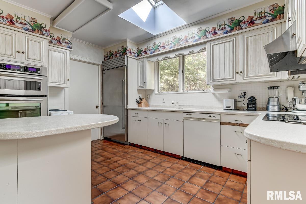 113 Linden Lane Springfield, IL 62712 - Photo 10 of 53 Gallery Image 10