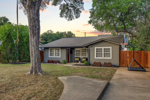 $1,245,000 | 2104 West 10th Street, Austin, TX 78703