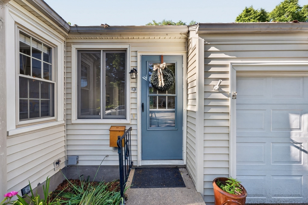 9 Milton Road Barrington, RI 02806 - Photo 4 of 42