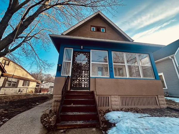 $2,700 | 246 Sidney Street East, St. Paul, MN 55107