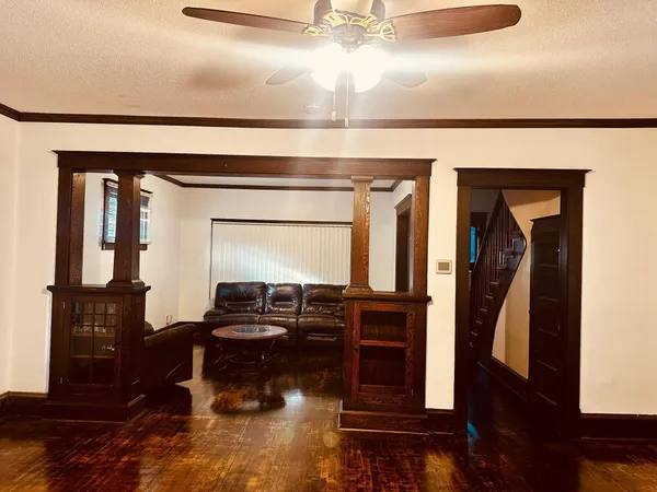 $2,700 | 246 Sidney Street East, St. Paul, MN 55107