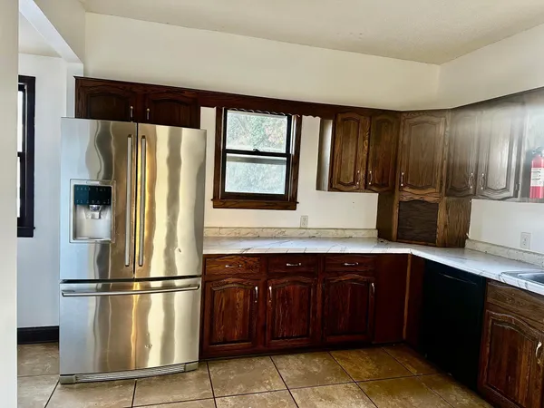 $2,700 | 246 Sidney Street East, St. Paul, MN 55107