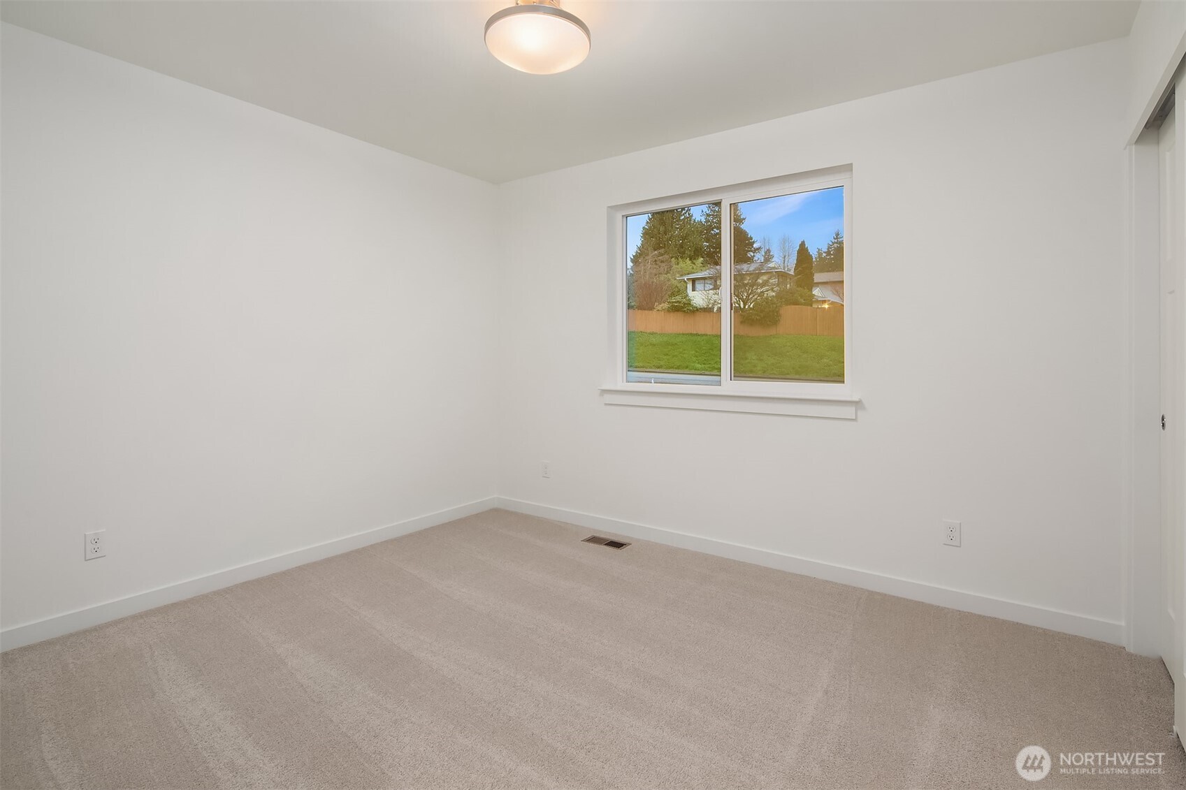 21609 Poplar Way Brier, WA 98036 - Photo 32 of 38