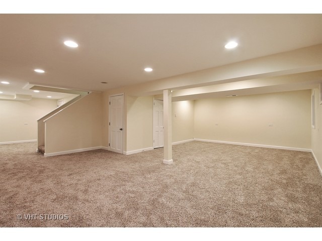 2425 Colony Court Northbrook, IL 60062 - Photo 8 of 17 a view of an empty room