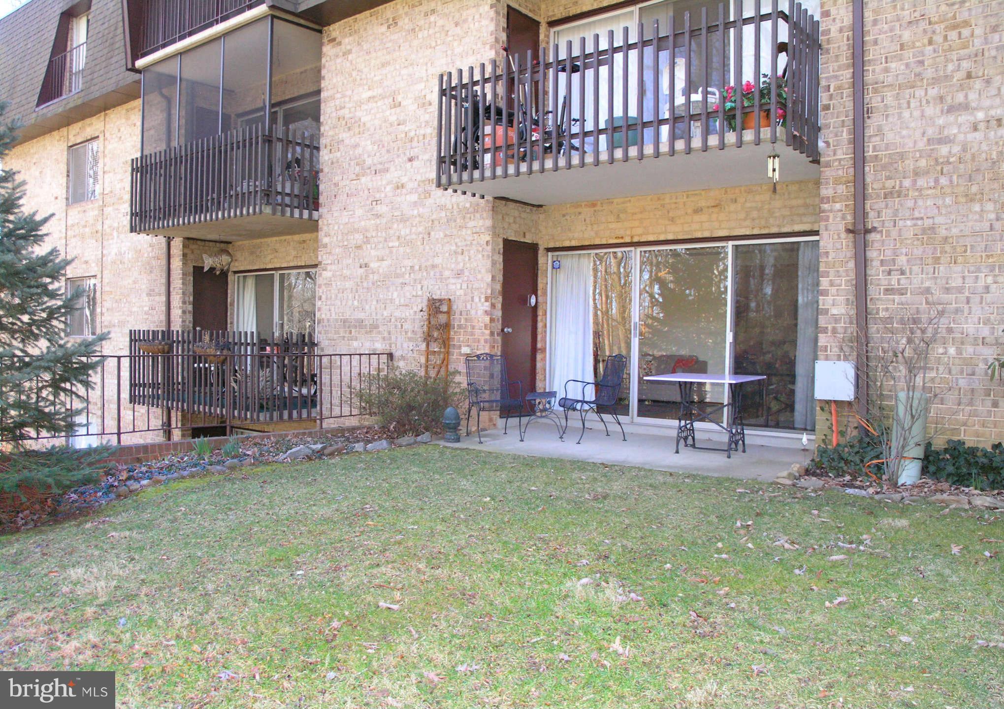 11615 Vantage Hill Road, Unit 1A Reston, VA 20190 - Photo 18 of 27 Exterior (Rear)