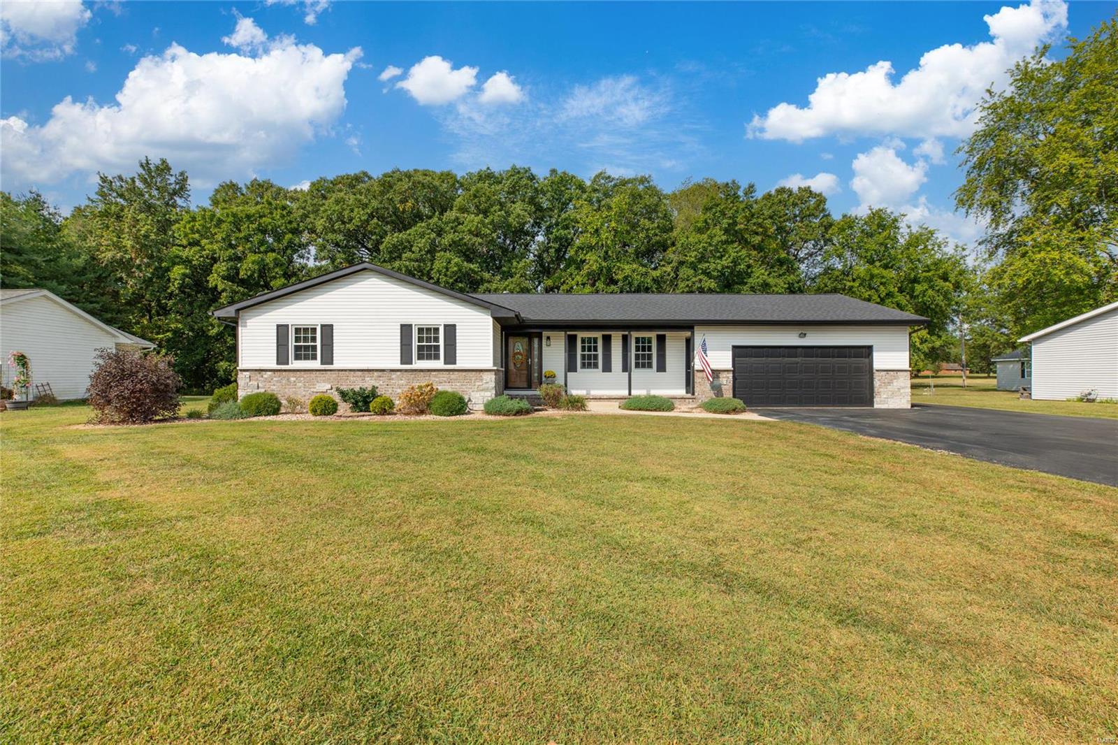 2411 Seminary Road Brighton, IL 62012 - Photo 1 of 59