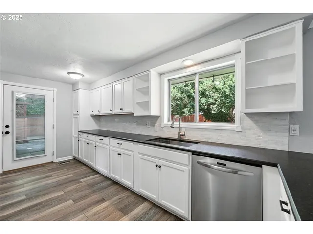 $585,000 | 1371 Northeast Barnes Court, Gresham, OR 97030