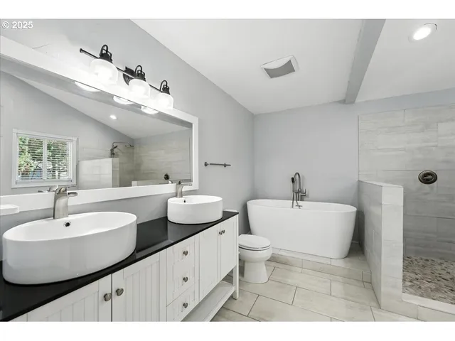 $585,000 | 1371 Northeast Barnes Court, Gresham, OR 97030