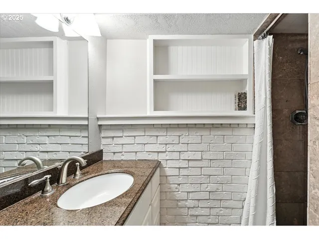 $585,000 | 1371 Northeast Barnes Court, Gresham, OR 97030