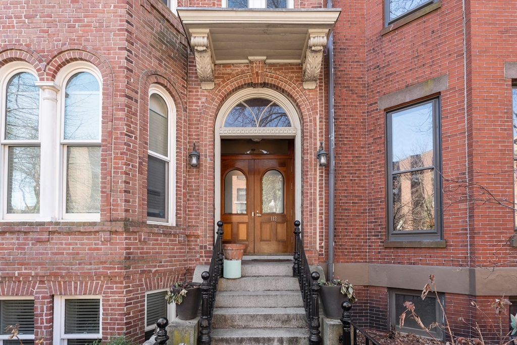 112 West Concord Street, Unit 2 Boston, MA 02118 - Photo 9 of 11 a front view of a house