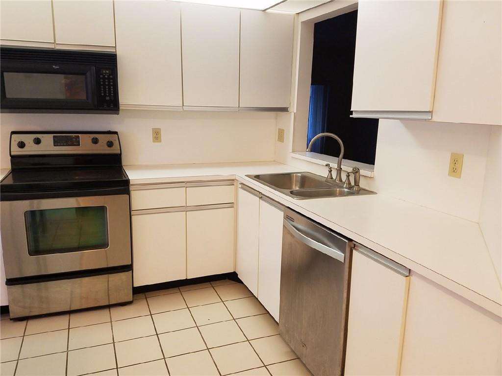 3327 Inverrary Boulevard West Lauderhill, FL 33319 - Photo 12 of 23 Photo 12