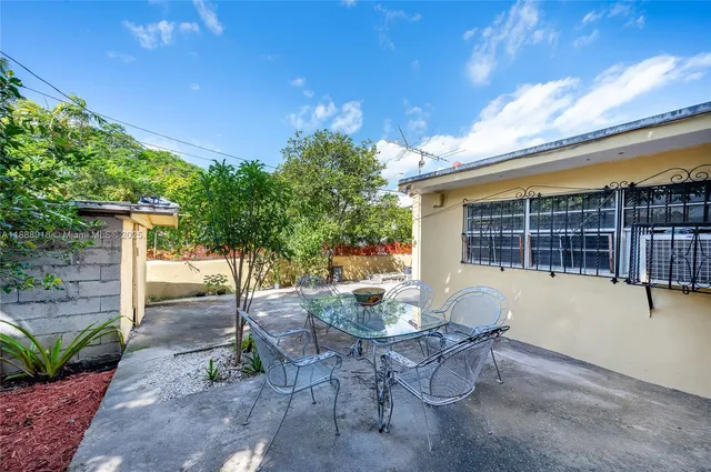 $849,900 | 862 Northeast 82nd Street, Miami, FL 33138