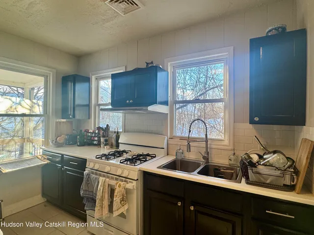 $2,200 | 173 Smith Avenue, Unit 2, Kingston, NY 12401