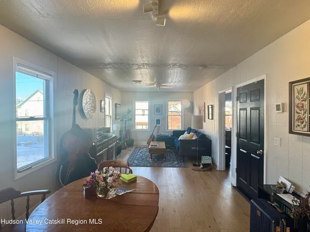 $2,200 | 173 Smith Avenue, Unit 2, Kingston, NY 12401