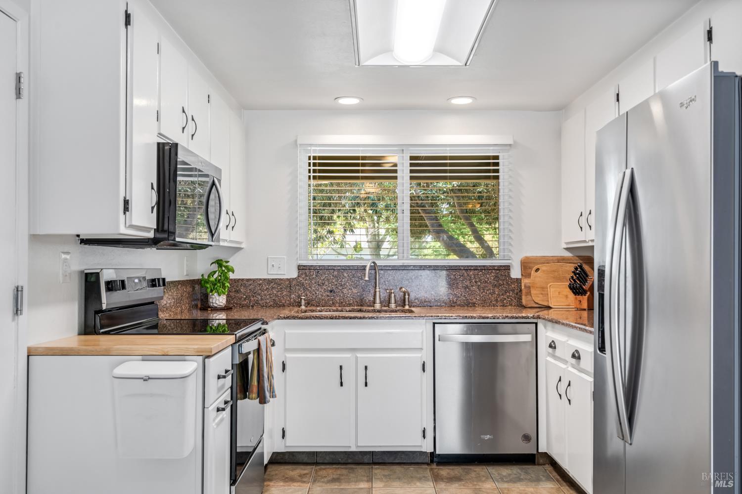 6537 Birch Drive Santa Rosa, CA 95404 - Photo 11 of 29