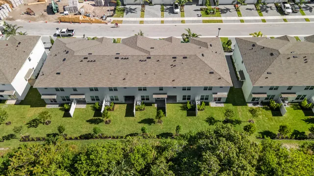 $3,000 | 4250 Lagoon Shore Drive, Lake Worth, FL 33467