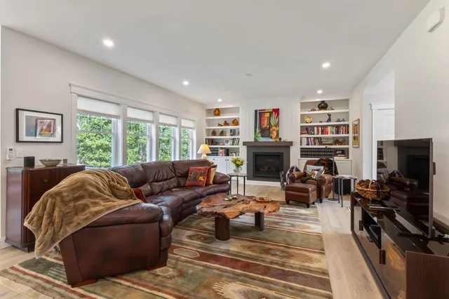 $1,125,000 | 2 Winn Trail, York, ME 03902