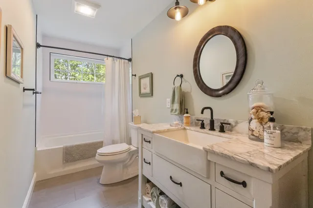 $1,125,000 | 2 Winn Trail, York, ME 03902