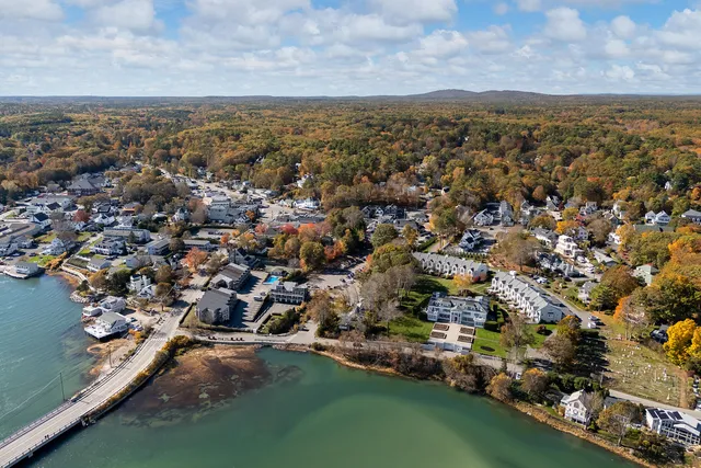 $1,125,000 | 2 Winn Trail, York, ME 03902