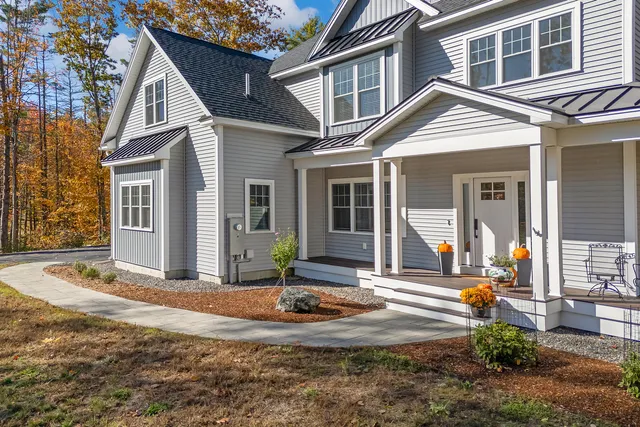 $1,125,000 | 2 Winn Trail, York, ME 03902