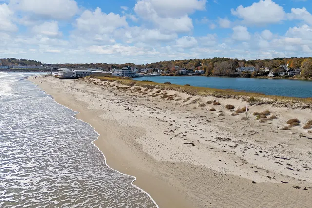 $1,125,000 | 2 Winn Trail, York, ME 03902