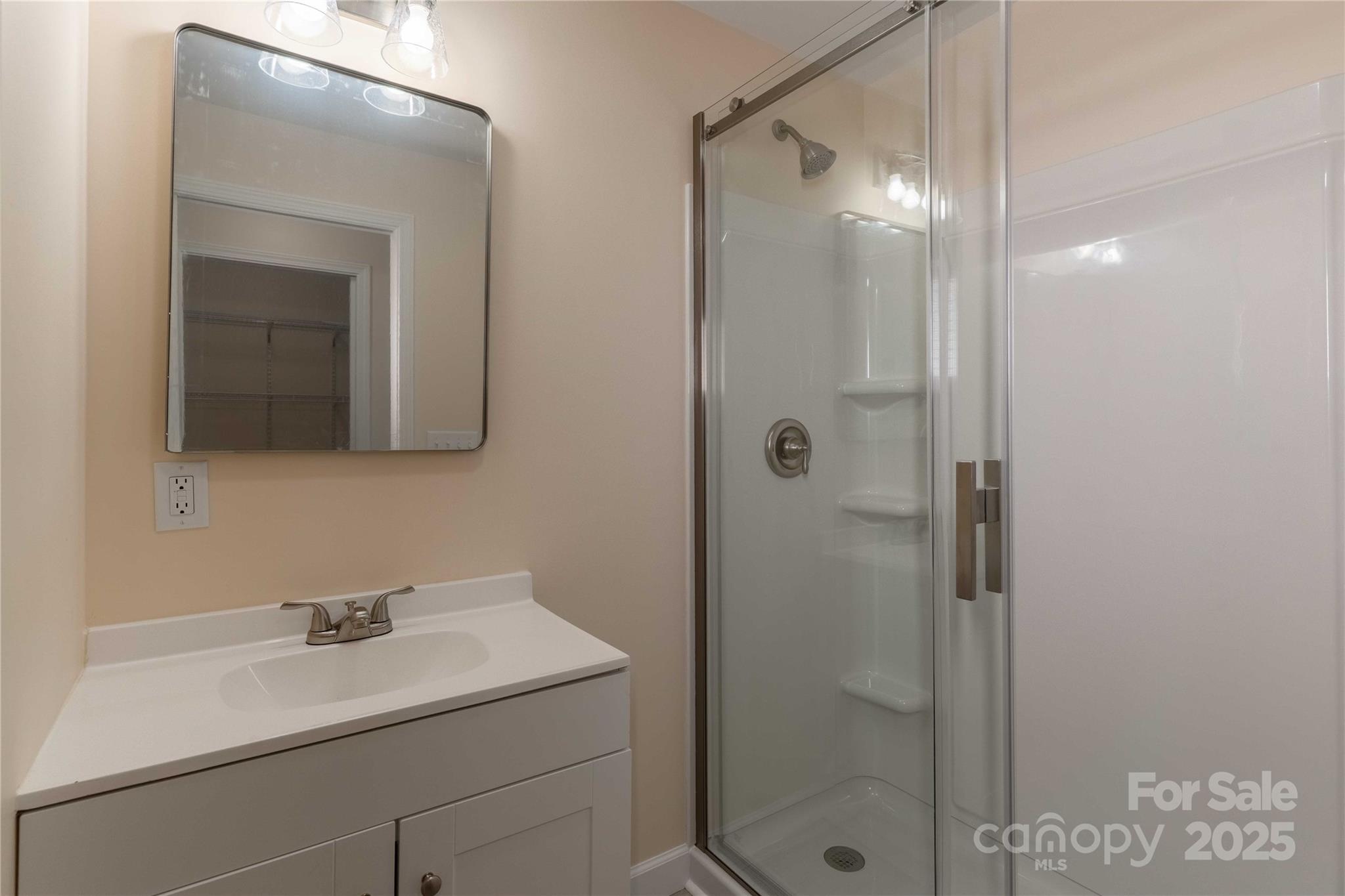 422 Hebron Road Hendersonville, NC 28739 - Photo 14 of 41