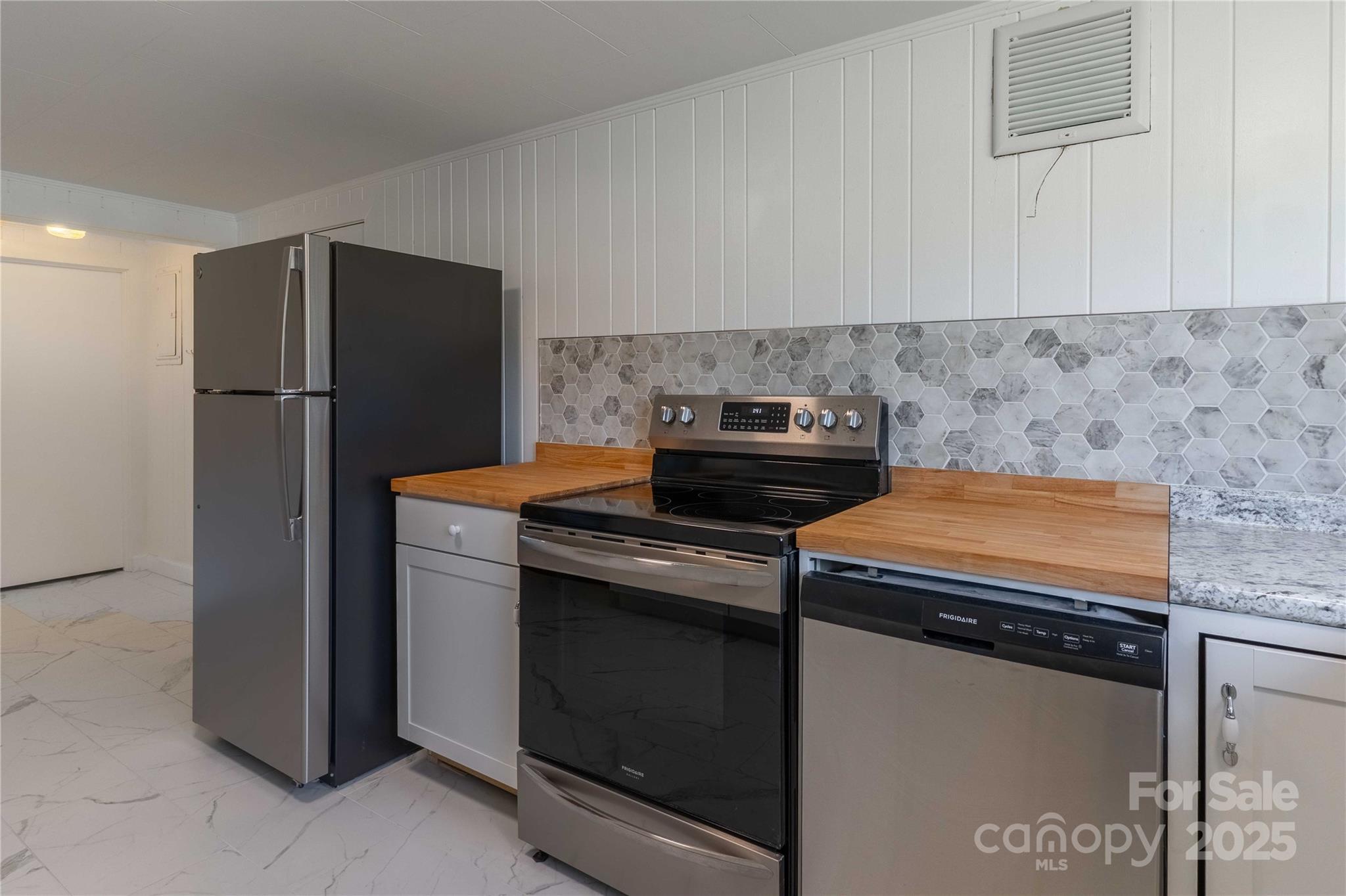 422 Hebron Road Hendersonville, NC 28739 - Photo 16 of 41