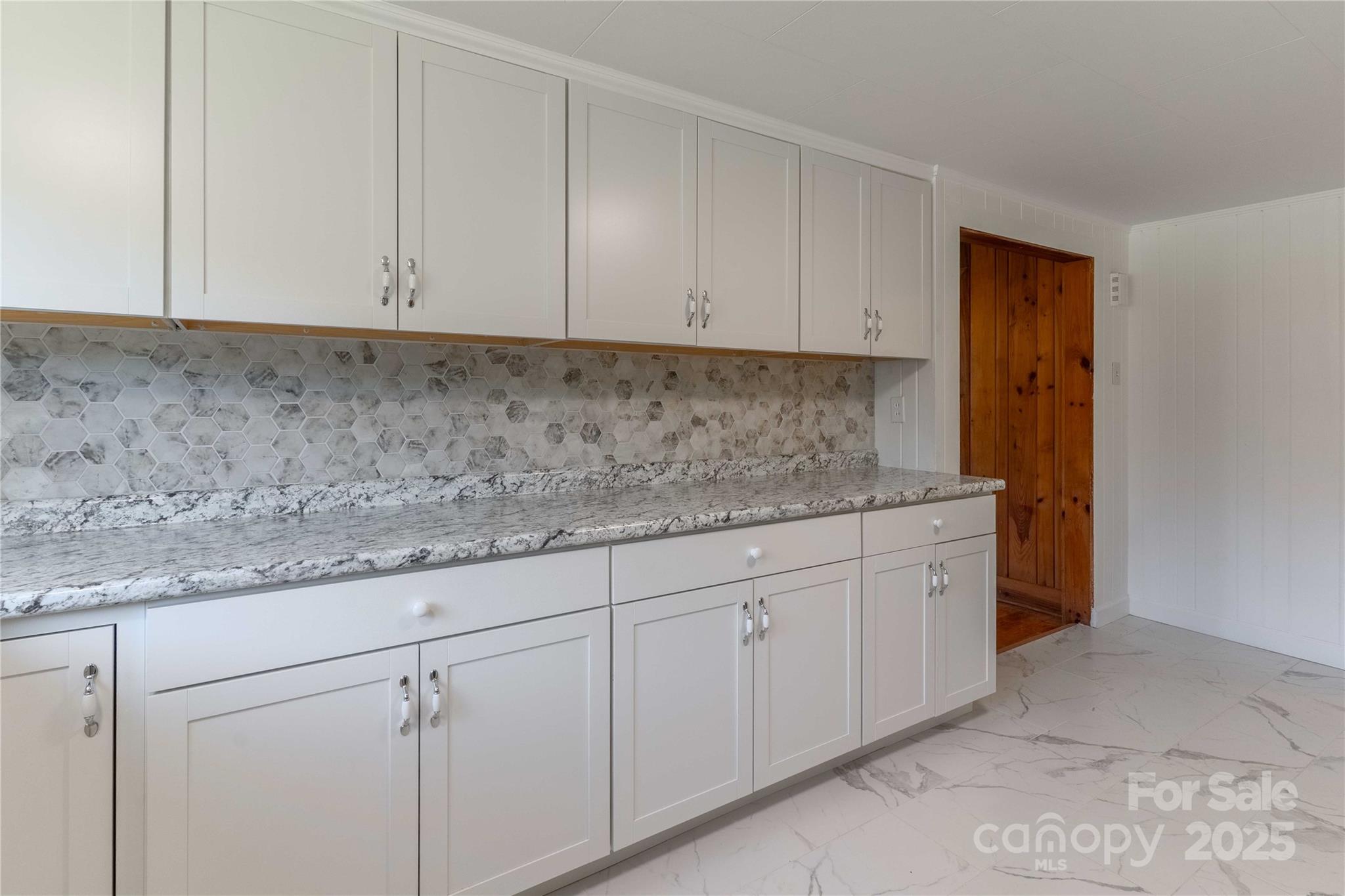 422 Hebron Road Hendersonville, NC 28739 - Photo 17 of 41