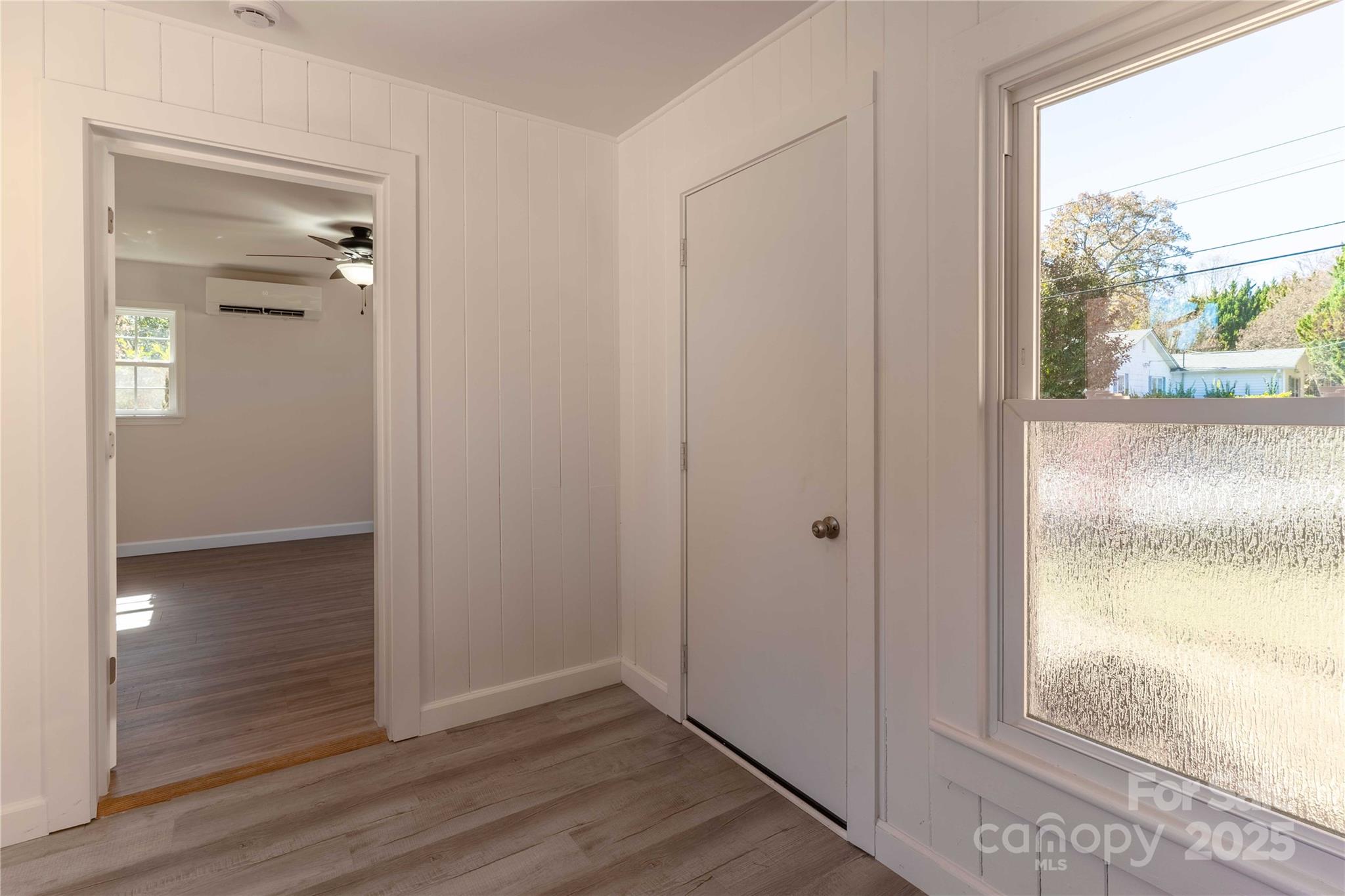 422 Hebron Road Hendersonville, NC 28739 - Photo 4 of 41