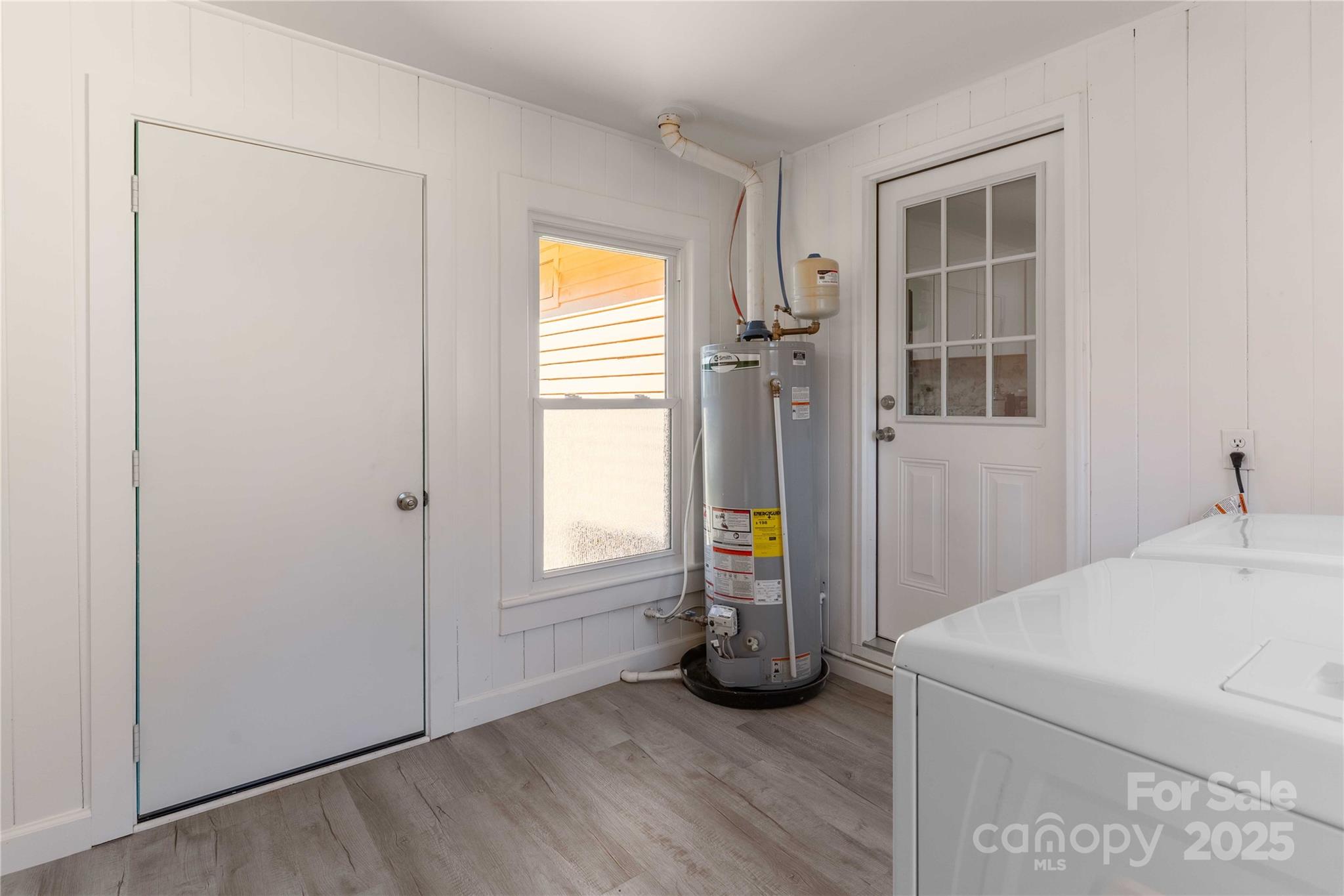 422 Hebron Road Hendersonville, NC 28739 - Photo 5 of 41