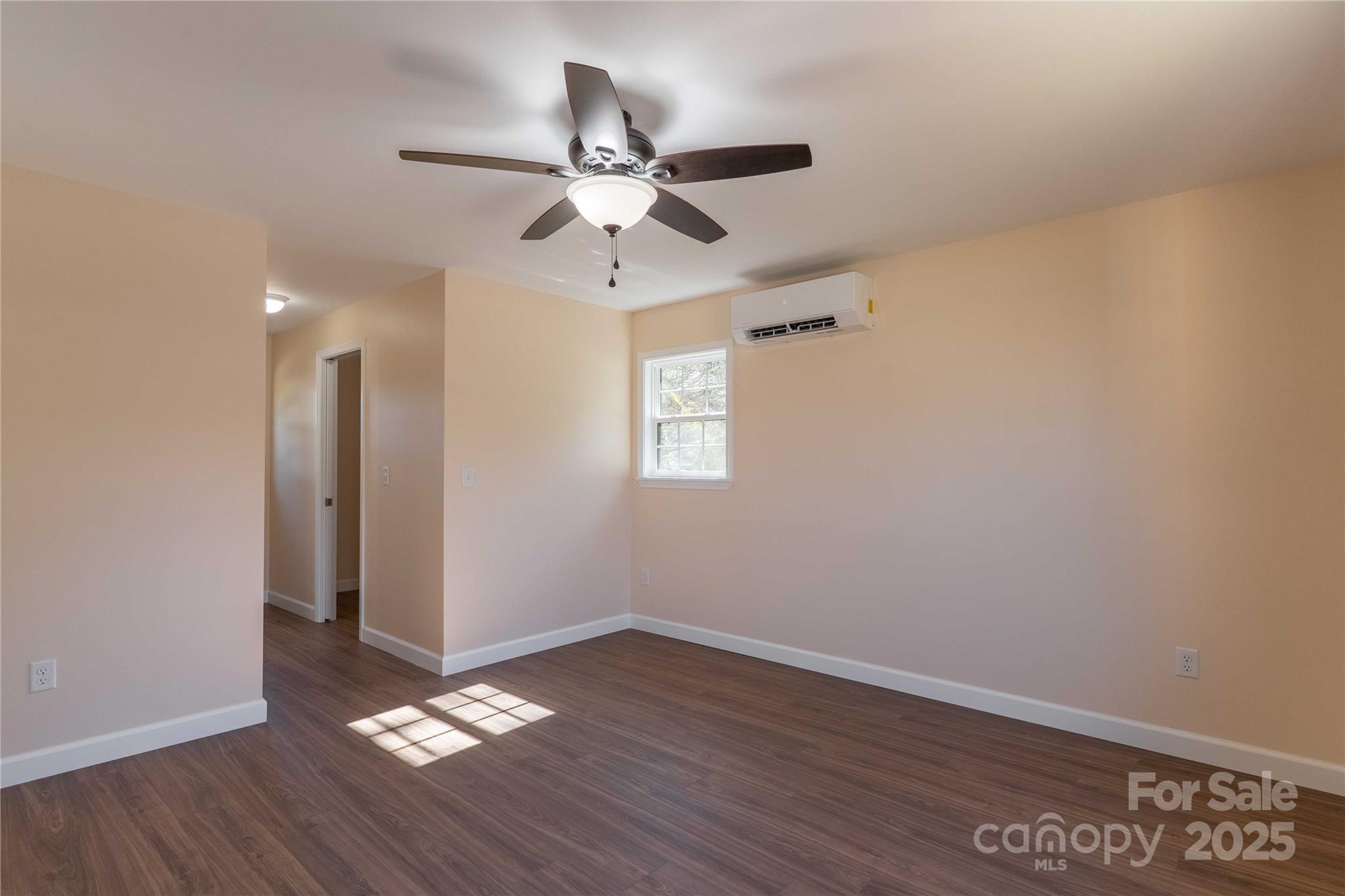 422 Hebron Road Hendersonville, NC 28739 - Photo 7 of 41