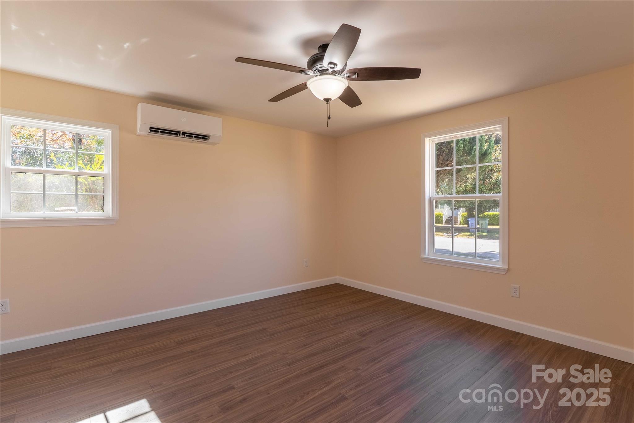 422 Hebron Road Hendersonville, NC 28739 - Photo 10 of 41