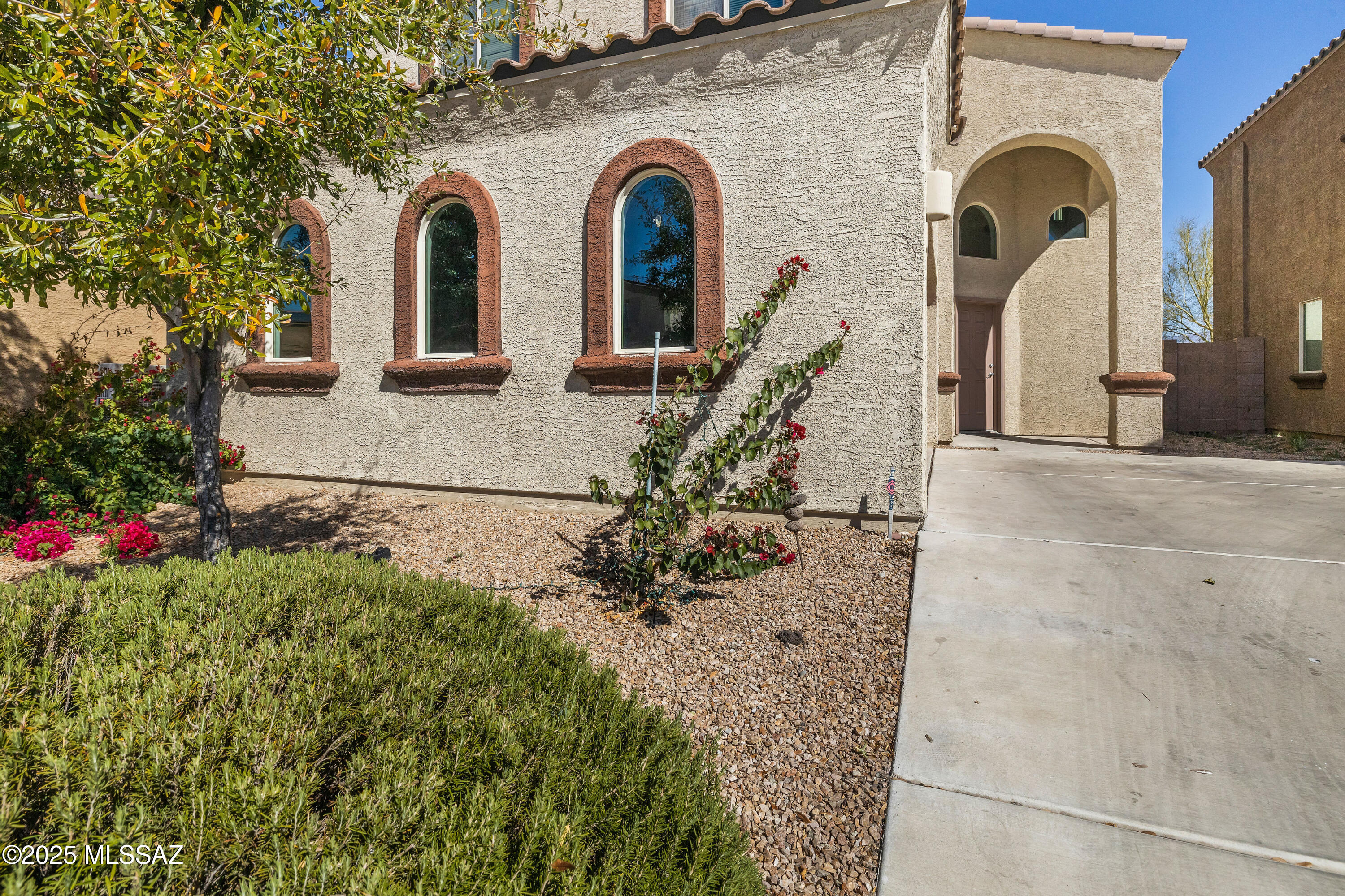 8889 East Abrams Loop Tucson, AZ 85710 - Photo 3 of 24