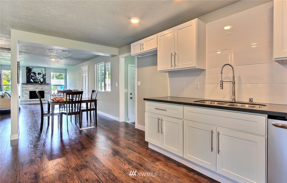 2322 Pamela Place Steilacoom, WA 98388 - Photo 3 of 15