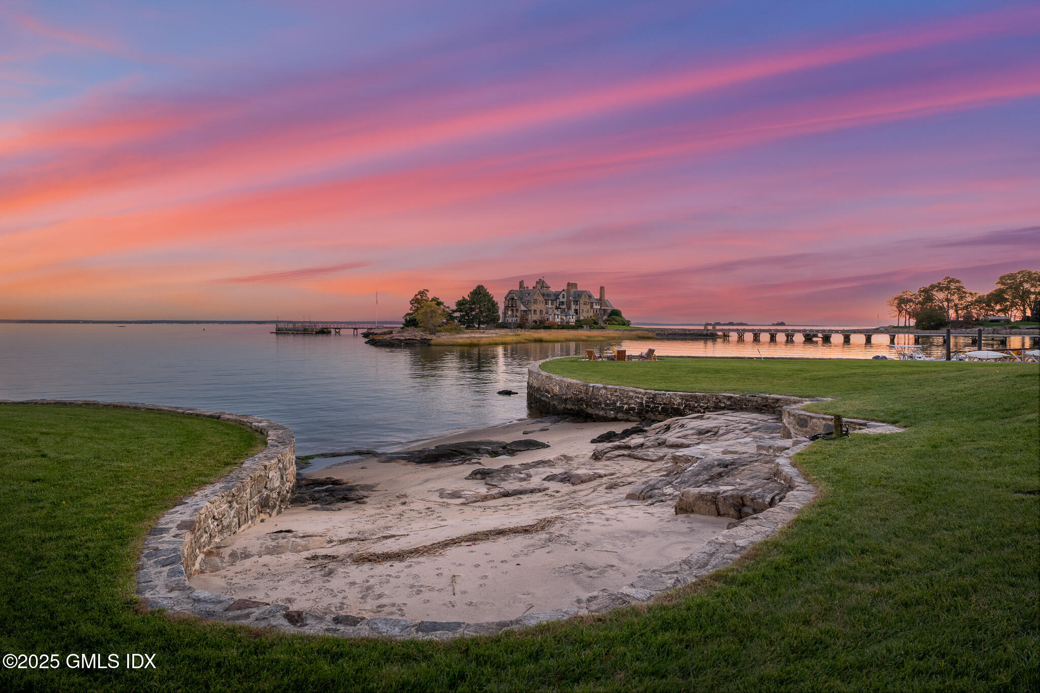 545 Indian Field Road Greenwich, CT 06830 - Photo 37 of 39 545 Indian Field Rd Twilight MLS-7